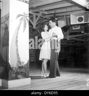 Al und Roey Stickles tanzen im Trailer Park - Sarasota, Florida. Stockfoto