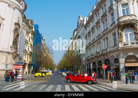 Parizska Seitenstraße Staromestske Namesti, Altstädter Ring, Stare Mesto, Old Town, Prag, Tschechische Republik, Europa Stockfoto