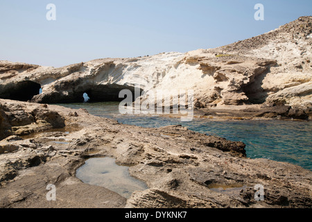 Felsen in Agios Kostantinos Gebiet, Insel Milos, Kykladen, Griechenland, Europa Stockfoto