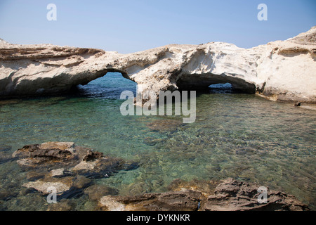 Felsen in Agios Kostantinos Gebiet, Insel Milos, Kykladen, Griechenland, Europa Stockfoto