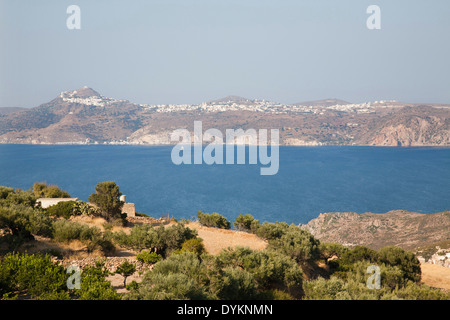 zeigen Sie mit Dorf Plaka, Insel Milos, Kykladen, Griechenland, Europa an Stockfoto