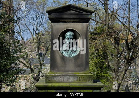 Denkmal für George Buchanan (1506 - 82), schottische Historiker und humanistischer Gelehrter in der greyfriars Kirkyard, Edinburgh, Schottland, Großbritannien. Stockfoto