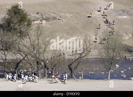 Mexiko. Teilnehmer an einer Zeremonie teilnehmen zu Ostern in Tehuerichi, einem Dorf in der Sierra Tarahumara feiern. Stockfoto