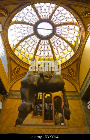 Pferd Statue von David Cerny, Palac Lucerna Arcade, Prag, Tschechien, Zentraleuropa Stockfoto
