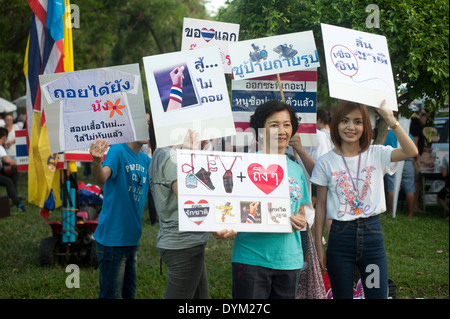 Anti-Regierungs-Proteste in Lumphin Park, die Bewegung weit Herunterfahren Bangkok bezeichnet man als Stockfoto