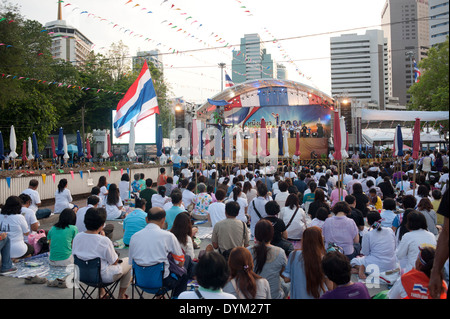 Anti-Regierungs-Proteste in Lumphin Park, die Bewegung weit Herunterfahren Bangkok bezeichnet man als Stockfoto