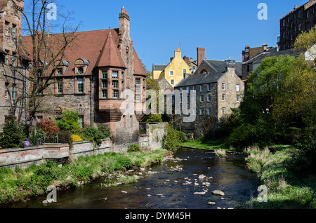 Water of Leith fließt gut Gericht in Dean Village, Edinburgh. Stockfoto