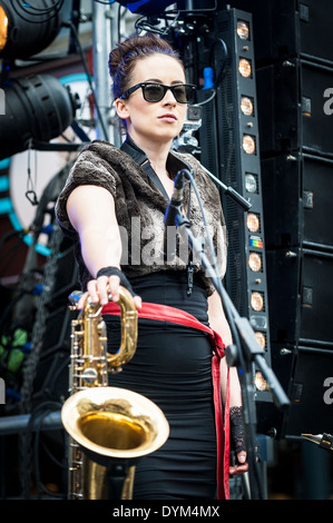 Kit Mlynar, ein Saxophonist spielen bei Berwick Street Record Day Konzert in Soho. Stockfoto