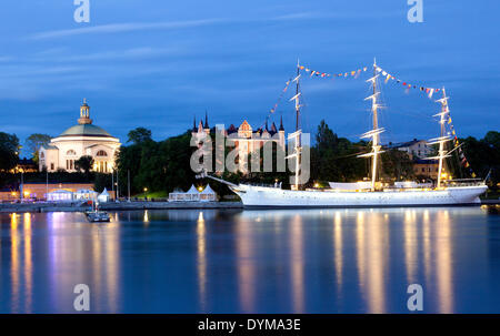 Kirche auf der Insel Skeppsholm, Skeppsholmskirche, Concert Hall, mit dem Chapman Schiff Segelschiff Jugendherberge-Youth hostel Stockfoto