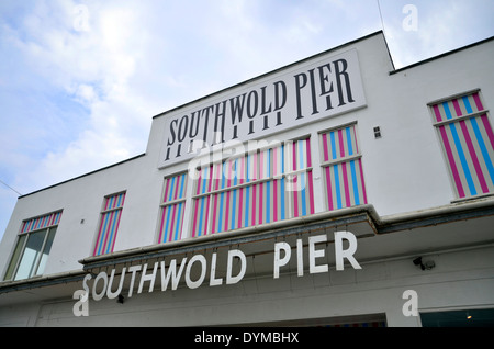 Der Eingang zum Southwold Pier in Suffolk Stockfoto