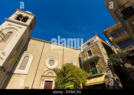 San Nicolo di Bari Kirche, Dom von diesem hübschen Burg Dorf hoch über Taormina; Castelmola, Provinz Catania, Sizilien, Italien Stockfoto