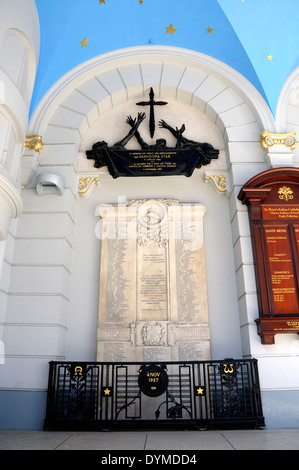 London, England, Vereinigtes Königreich. St.-Peter italienische Kirche, Clerkenwell Road WWI War memorial Stockfoto