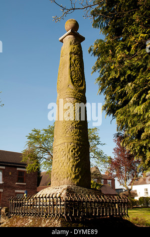 Die sächsische Kreuz, St. Helen Kirchhof, Stapleford, Nottinghamshire, England, UK Stockfoto