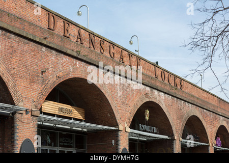 Deansgate Locks umgebaut und renoviert Eisenbahn-Viadukte in Manchester UK Stockfoto