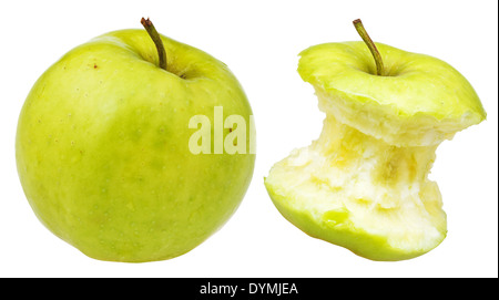 angebissene Apfel und ganze Granny Smith Apfel isoliert auf weißem Hintergrund Stockfoto