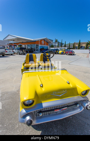 57 Chevy-Golf-Cart in Punta Gorda, Florida Stockfoto