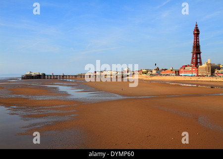 Blackpool Tower, North Pier Strand, Promenade und Meer Regeneration, Blackpool, Lancashire, England, UK. Stockfoto