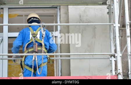 Bauarbeiter im Gerüst Stockfoto