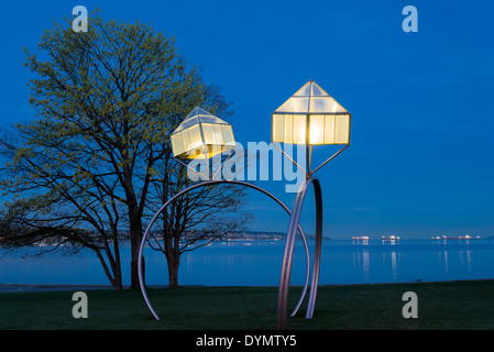 "Engagement" Ring-Skulptur von Dennis Oppenheim, Sunset Beach, English Bay, Vancouver, Britisch-Kolumbien, Kanada Stockfoto