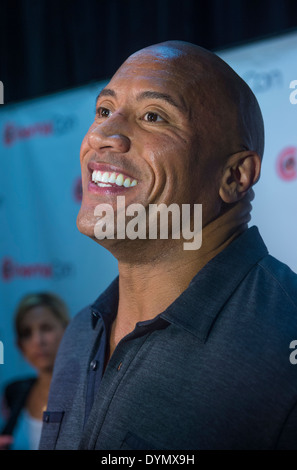 Dwayne Johnson (The Rock) kommt bei der 2014 CinemaCon Paramount Eröffnungsabend Vorstellung im Caesars Palace Stockfoto