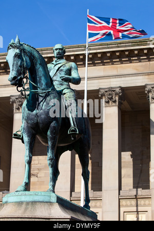 Statue von Prinz Albert außerhalb St.-Georgs Halle in Liverpool. Stockfoto