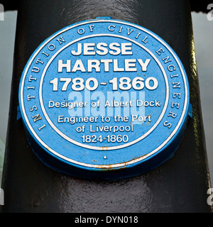 Plakette von der Institution of Civil Engineers am Albert Dock in Liverpool, Jesse Hartley, das Dock entwarf, gewidmet. Stockfoto