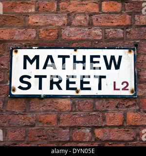Mathew Street in Liverpool.  Es ist die Heimat des berühmten Cavern Club. Stockfoto