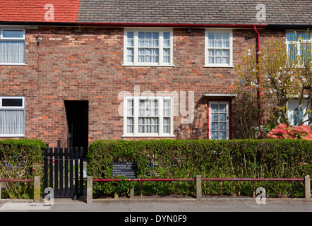 LIVERPOOL, UK - 16. April 2014: Die Kindheit Zuhause von Sir Paul McCartney (20 Forthlin Road) in Liverpool am 16. April 2014. Stockfoto