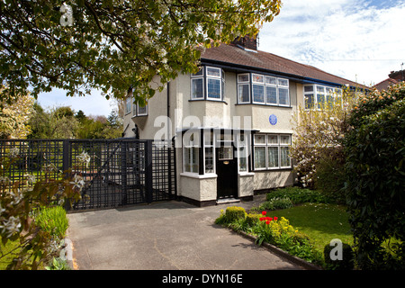 LIVERPOOL, UK - 16. April 2014: Die Kindheit Zuhause von John Lennon (251 Menlove Avenue) in Liverpool am 16. April 2014. Stockfoto