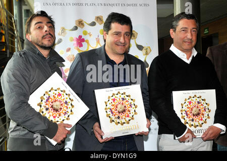 Barcelona, Spanien. 22. April 2014. Joan, Josep und Jordi Roca Brüdern, Besitzer des Restaurants "El Celler de Can Roca", 3 Sterne Michelin, präsentiert das Buch 'El Somni' (der Traum) und verkünden die Premiere und internationaler Vertrieb des Films mit dem gleichen Namen von Franc Aleu Credit: Fototext/Alamy Live-Nachrichten Stockfoto