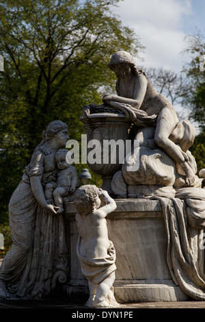 Eine Statue der Königin Caroline Mathilde im französischen Garten in Celle (Deutschland). Stockfoto