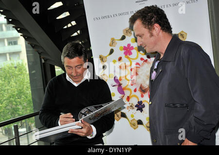 Barcelona, Spanien. 22. April 2014. Joan, Josep und Jordi Roca Brüdern, Besitzer des Restaurants "El Celler de Can Roca", 3 Sterne Michelin, präsentiert das Buch 'El Somni' (der Traum) und verkünden die Premiere und internationaler Vertrieb des Films mit dem gleichen Namen von Franc Aleu Credit: Fototext/Alamy Live-Nachrichten Stockfoto