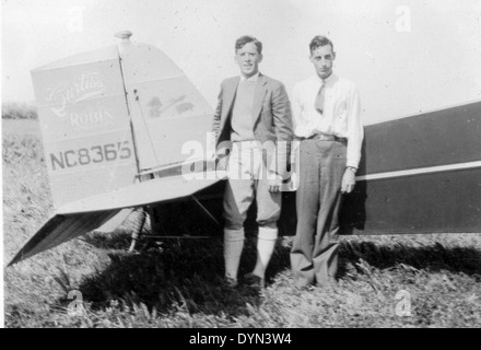 Die Abbildung zeigt den Curtiss Robin C (Seriennummer 339) mit der Registrierung NC8365. Dieses Flugzeug, ein klassisches Leichtflugzeug aus den 1930er Jahren, war während seiner Zeit weit verbreitet für zivile und militärische Zwecke. Er verfügt über ein markantes Design an Heck und Flügel. Stockfoto