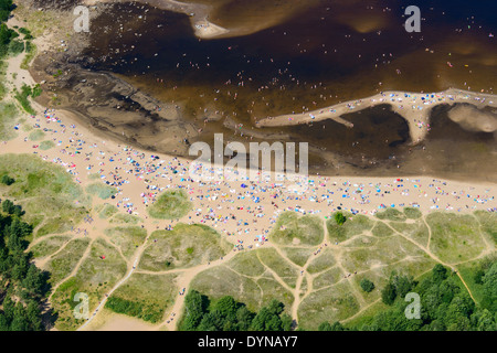 Luftaufnahme der Strand mit Menschen Stockfoto