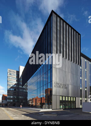 Manchester School of Art an der MMU, Manchester, Vereinigtes Königreich. Architekt: Feilden Clegg Bradley Studios LLP, 2014. Ecke elevatio Stockfoto