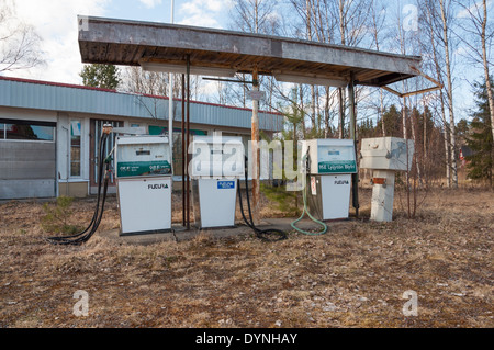 Verlassene Tankstelle in Karkku Finnland Stockfoto
