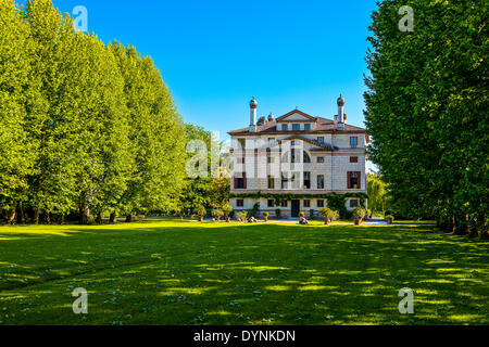 Italien, Veneto, Malcontenta di Mira, Ansicht von der Rückseite des Gartens der Villa Foscari (La Malcontenta), Architekt Andrea Palladio. Stockfoto