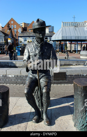 England Dorset Poole Baden Powell Statue auf Poole Kai Peter Baker Stockfoto