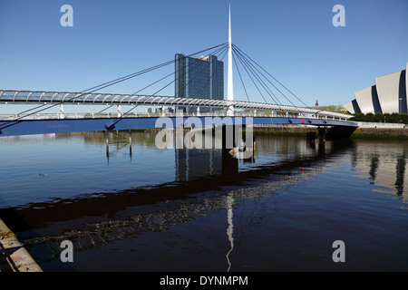 Die Glocke-Brücke über den River Clyde in Glasgow, Schottland Stockfoto