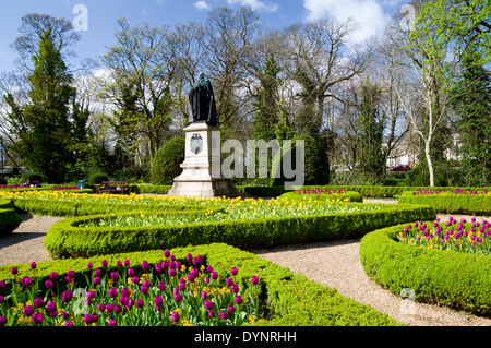 Statue von John 3. Marquise von Bute, Kloster Gärten, Stadtzentrum von Cardiff, Südwales. Stockfoto