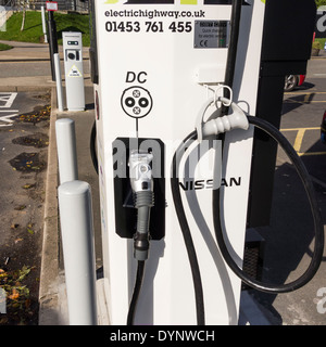 Elektro-Fahrzeug kostenlos zeigen von Ecotricity am Welcome Break, mimbar Dienstleistungen auf M4, Berkshire, UK Stockfoto