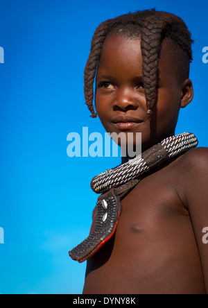 Himba-Mädchen mit ethnischen Frisur, Epupa, Namibia Stockfoto