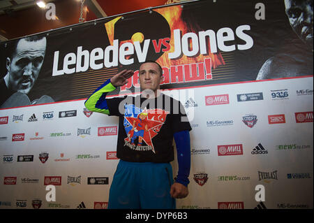 Moskau, Russland. 23. April 2014. Interview des Weltmeisters im ersten WBA Schwergewicht Denis Lebedev während offenes Training in einem Boxclub. Bildnachweis: Anna Sergeeva/ZUMAPRESS.com/Alamy Live-Nachrichten Stockfoto