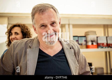 Barcelona, Spanien. 23. April 2014: Dänische Autor Jussi Adler-Olsen unterzeichnet sein neueste Buch tagsüber St Jordi in Barcelona Credit: Matthi/Alamy Live-Nachrichten Stockfoto