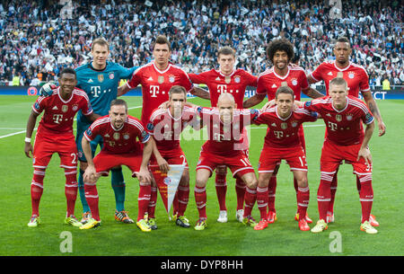 Madrid, Spanien. 23. April 2014. Bayern Spieler Pose für Gruppenfotos vor der UEFA Champion League Halbfinale Hinspiel es Fußball-Match gegen Real Madrid in Madrid, Spanien, 23. April 2014. Real Madrid gewann das Spiel 1: 0. © Xie Haining/Xinhua/Alamy Live-Nachrichten Stockfoto