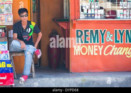 Geldwechsler in Angeles City, Luzon, Philippinen Stockfoto