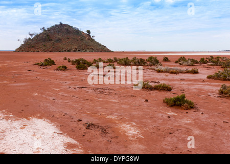 Lake Ballard wo ANTONY GORMLEY Gusseisen Skulpturen, in der Nähe von Menzies Westaustralien platziert sind Stockfoto