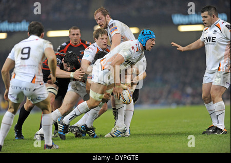 Fischadler V Newport Gwent Dragons - RaboDirect PRO12 im Millennium Stadium in Cardiff - Judgement Day. Stockfoto