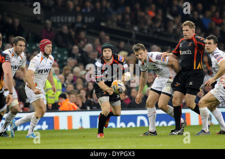 Fischadler V Newport Gwent Dragons - RaboDirect PRO12 im Millennium Stadium in Cardiff - Judgement Day. Stockfoto