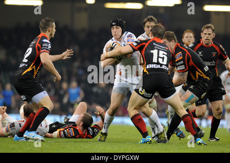 Fischadler V Newport Gwent Dragons - RaboDirect PRO12 im Millennium Stadium in Cardiff - Judgement Day. Stockfoto